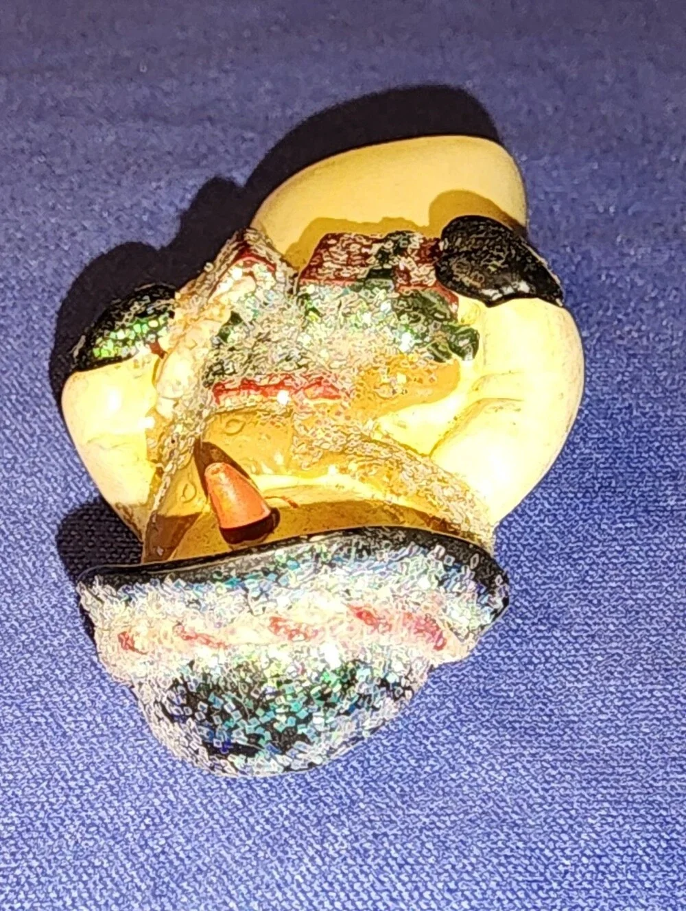 Snowman ⛄️ Brooch Pin carrying presents 🎁 Resin Figurine Vintage EUC!